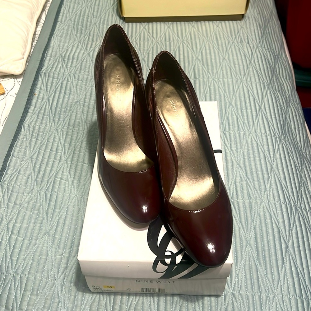 3 inch Nine West Jonier mystic Bordo leather heel
